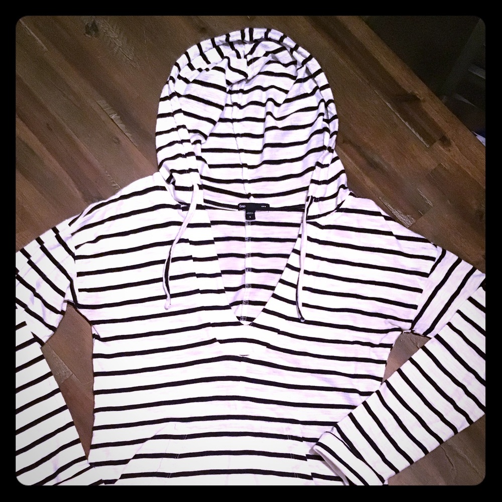 Gap Nautical long sleeve V neck shirt